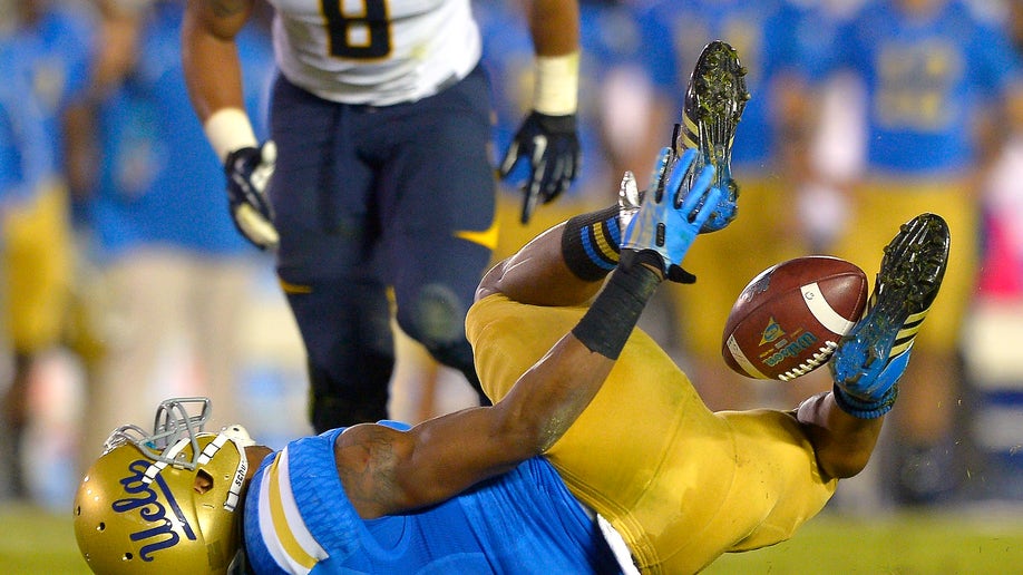 0633042b-California UCLA Football