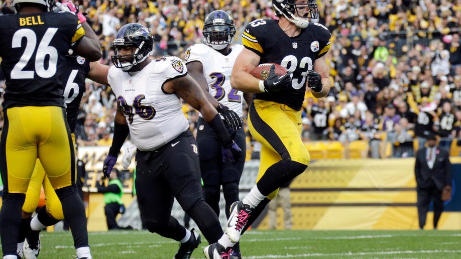 278ee184-Ravens Steelers Football