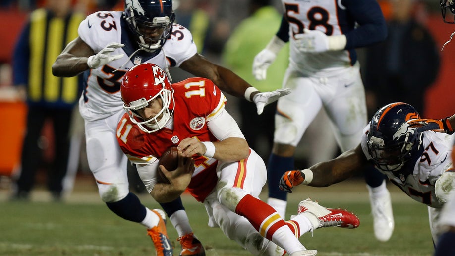 f1410688-Broncos Chiefs Football