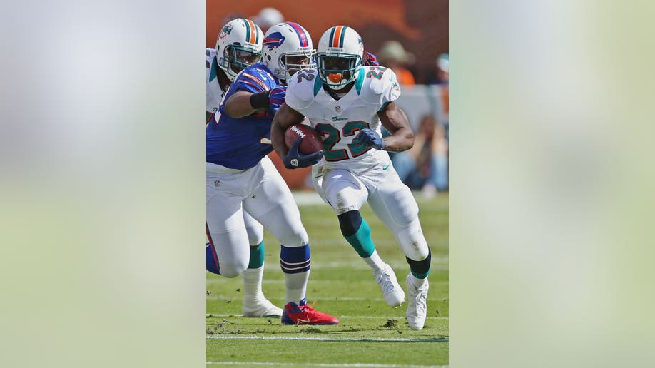 492954df-Bills Dolphins Football