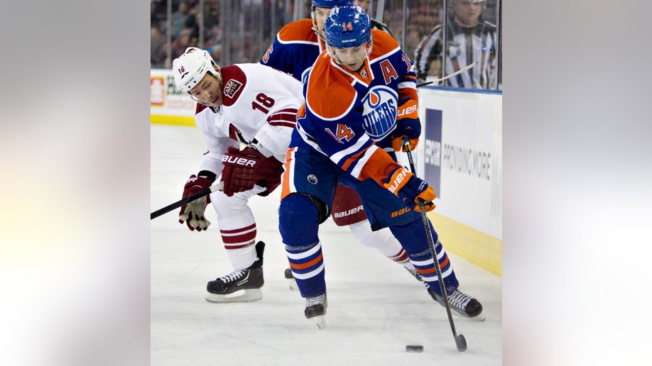 f8fc2530-Coyotes Oilers Hockey