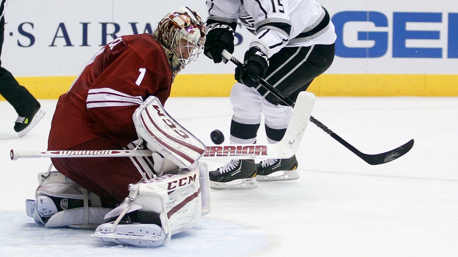 07b44b7f-Kings Coyotes Hockey