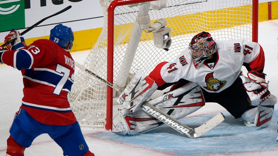 b9022de4-Senators Canadiens Hockey