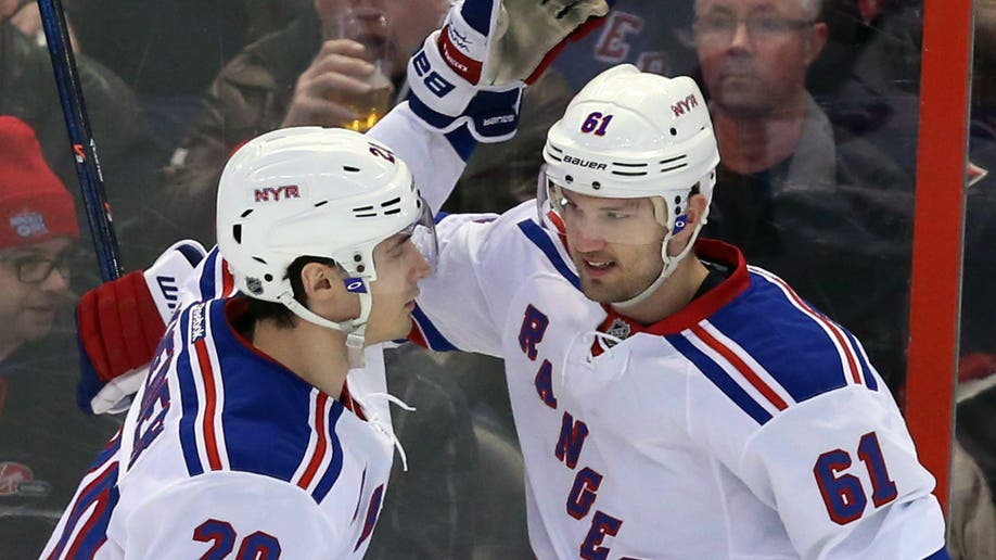 d64ba3d3-Rangers Senators Hockey