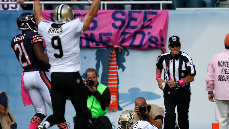 99719c4f-Saints Bears Football