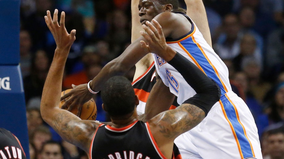 96dfc14f-Trail Blazers Thunder Basketball