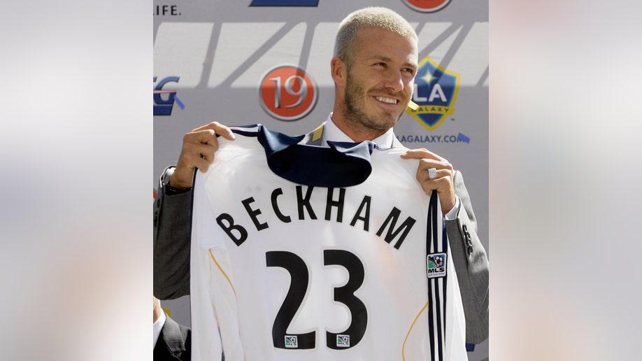 3d23a61d-Beckham Retires Soccer
