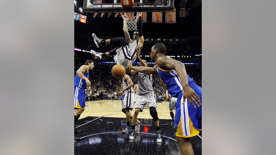 5ed9f31e-Warriors Spurs Basketball