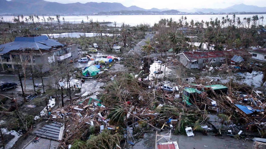 d38269ae-APTOPIX Philippines Typhoon