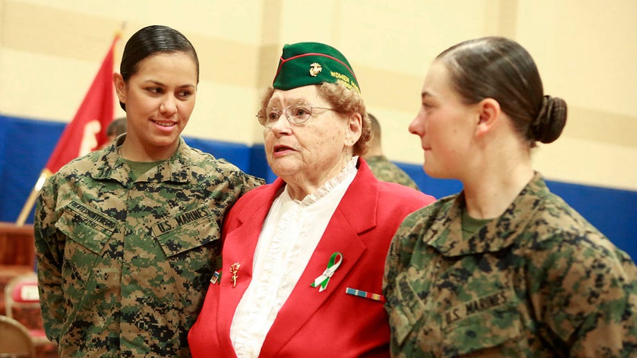 1dec471d-Marines Women Grads