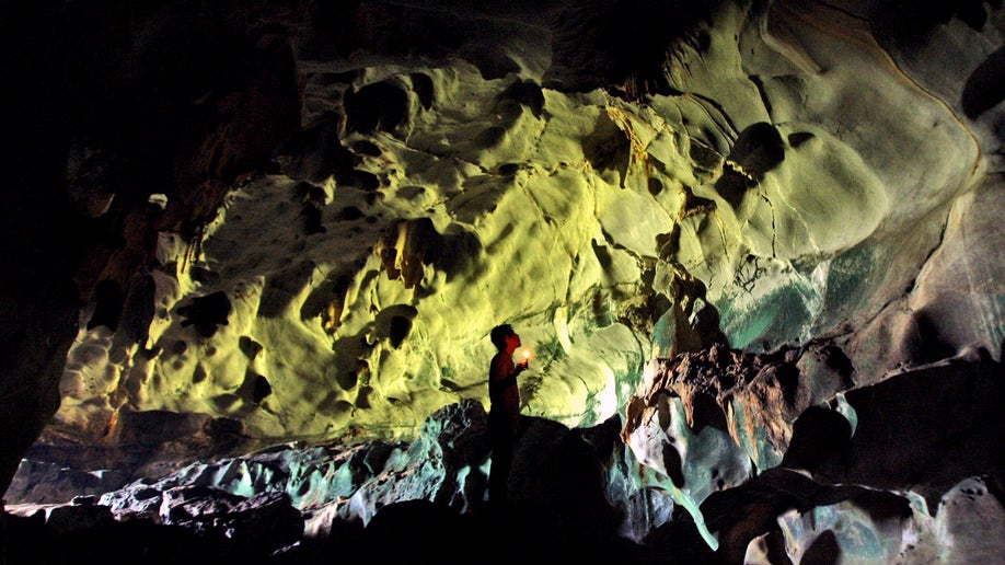 d7aaeecb-Indonesia Tsunami Cave