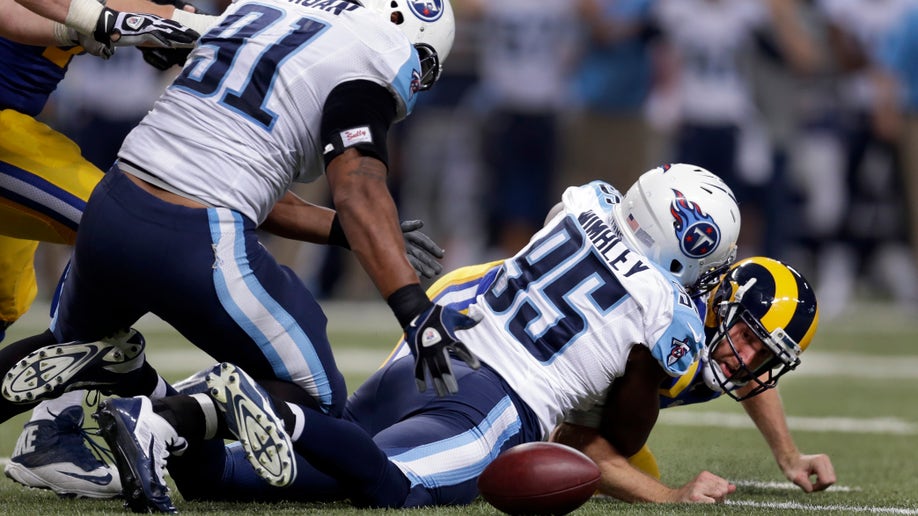 48e5c581-Titans Rams Football