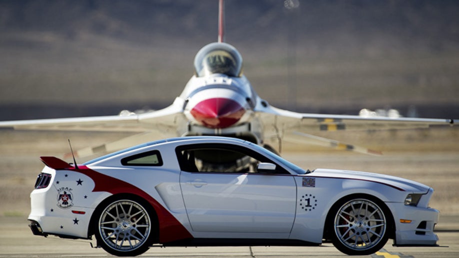 5a177389-U.S. Air Force Thunderbirds Edition 2014 Ford Mustang GT