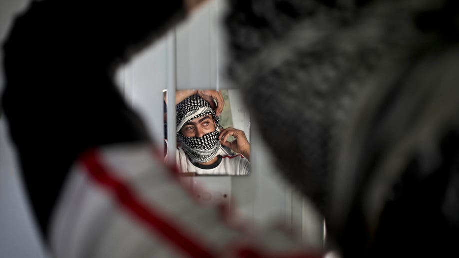 APTOPIX Mideast Jordan Syria Recruiting the Rebels