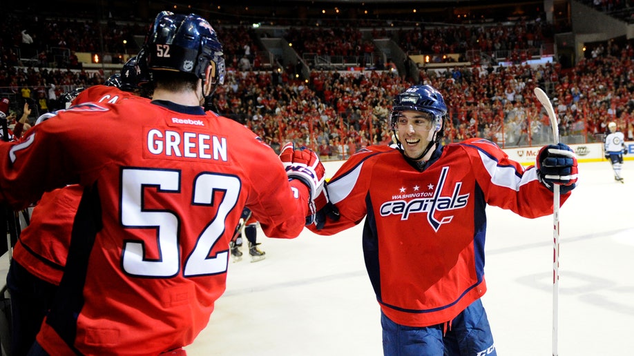 5791e2f5-Jets Capitals Hockey