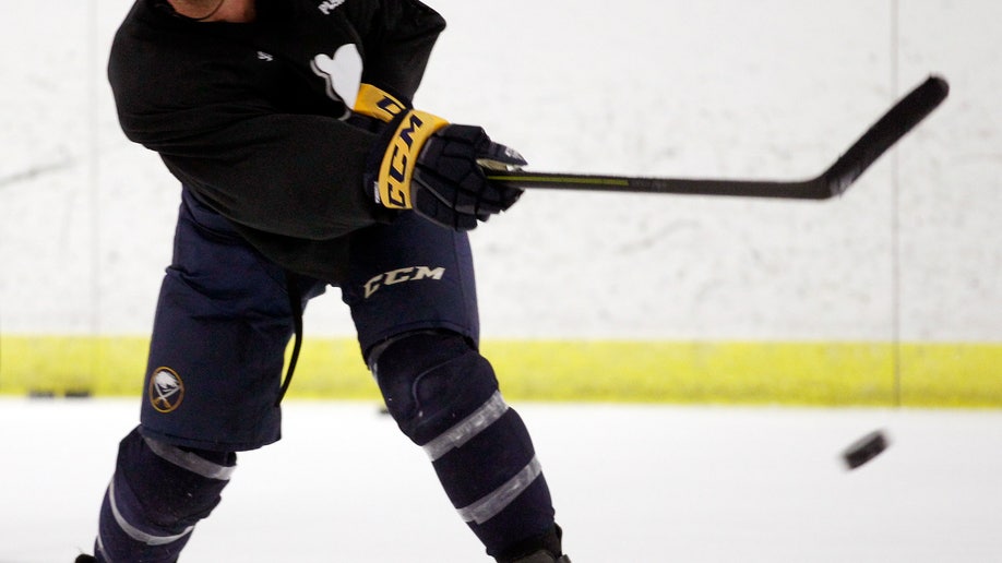 ea09cc01-Sabres Return Hockey