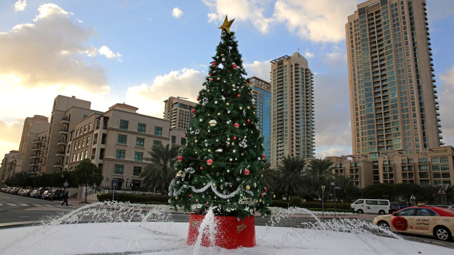 bea35e68-Mideast Emirates Dubai Christmas