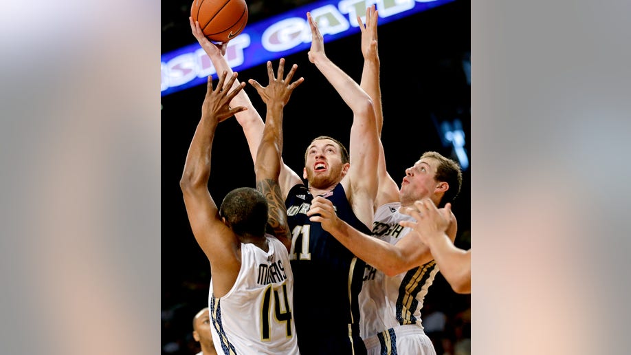 ef83c565-Notre Dame Georgia Tech Basketball