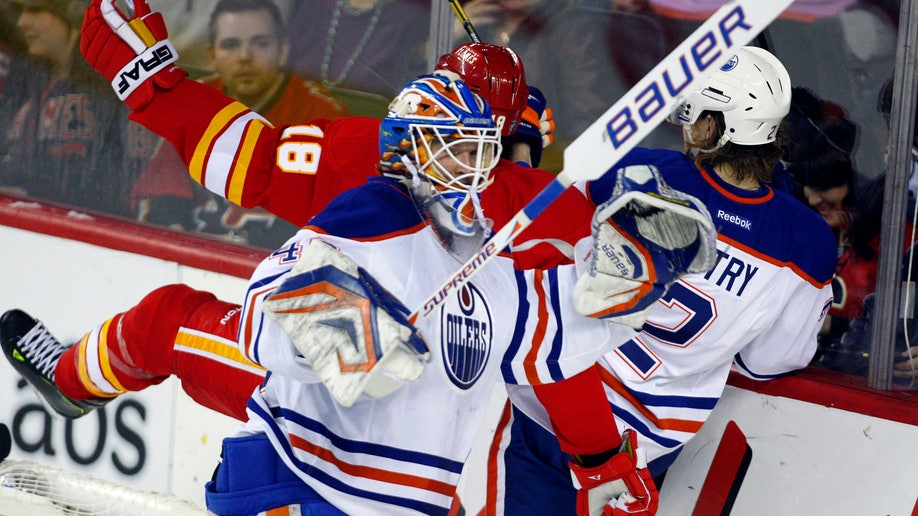 25d0bed1-Oilers Flames Hockey