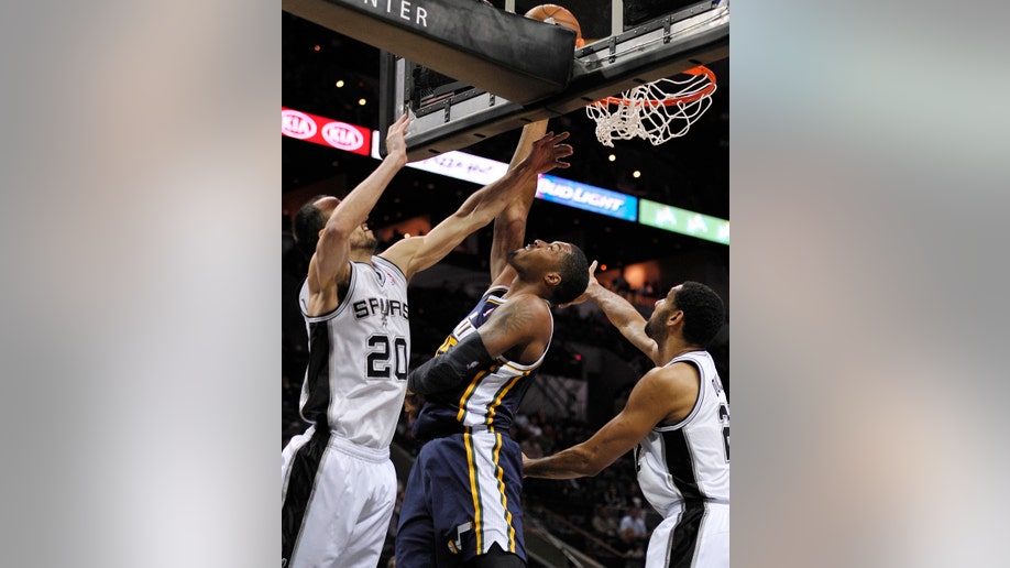 d3d57bb7-Jazz Spurs Basketball
