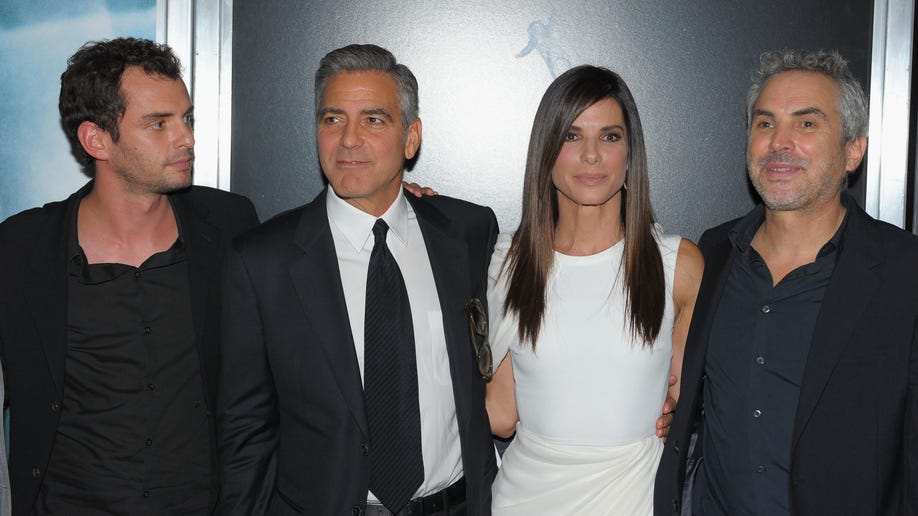 6ba8bc71-181445100VA00051_Gravity_Ne