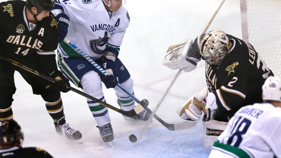 d8d16364-Canucks Stars Hockey