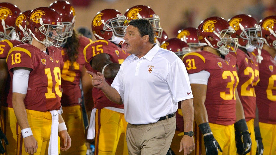 c6960763-Arizona USC Football