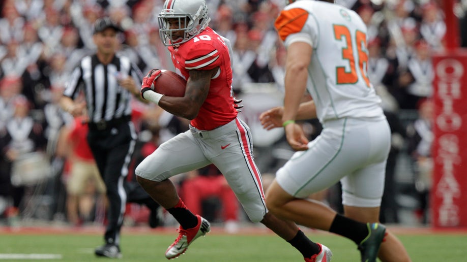 8167950e-Ohio St Streaking Football