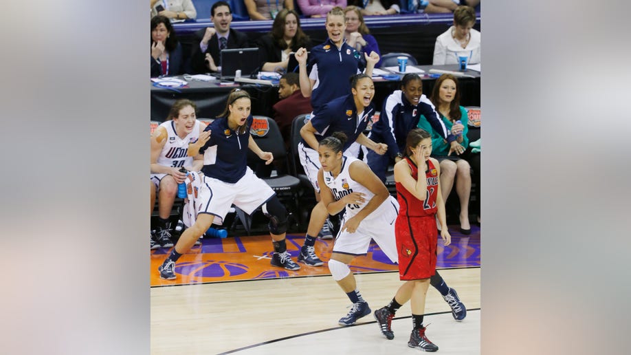 fd561323-APTOPIX NCAA Championship Final Four Louisville UConn basketball