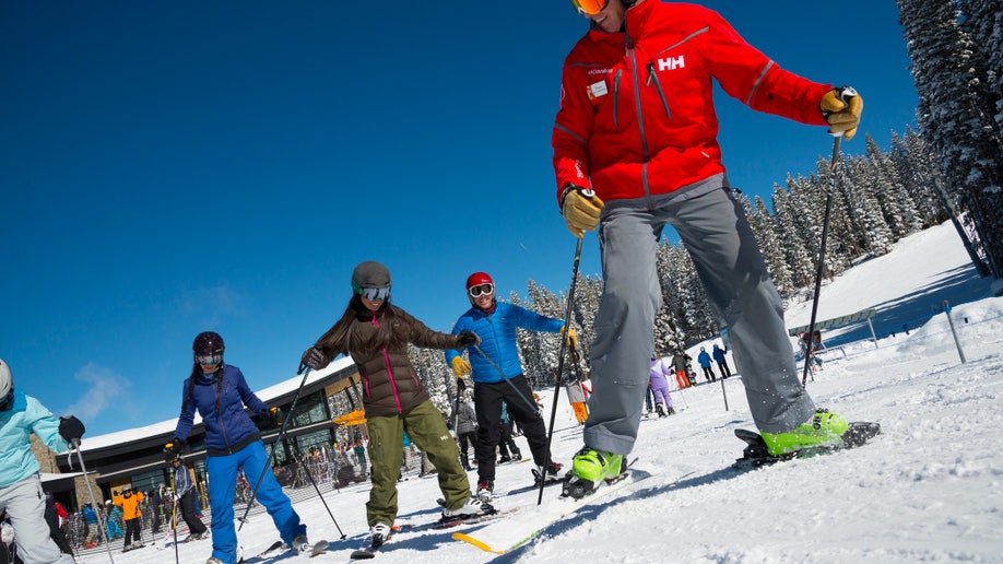 9022e917-Travel-Skiing-Adult Beginners