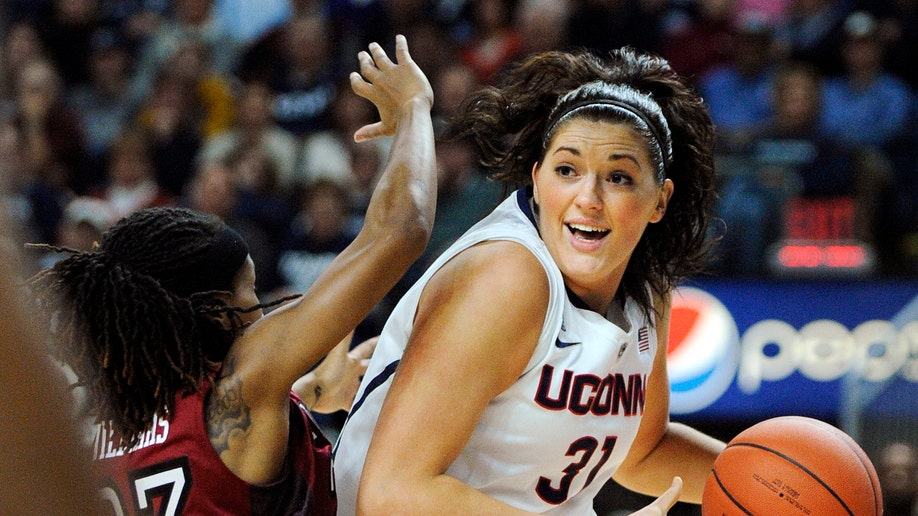 9dbd6f57-Temple UConn Basketball