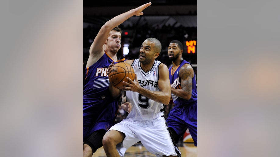 c7f90ca9-Suns Spurs Basketball