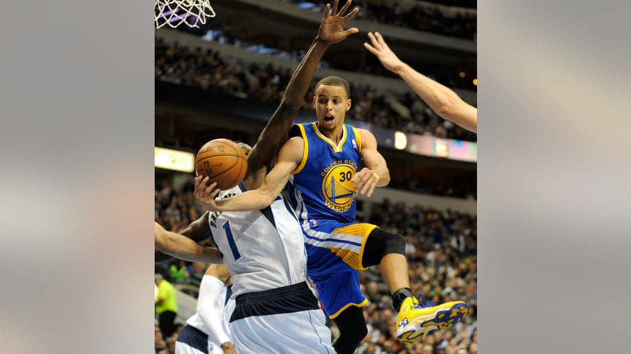 9b503f1b-Warriors Mavericks Basketball