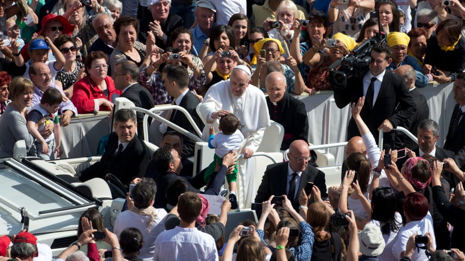 05be9e12-Vatican Pope