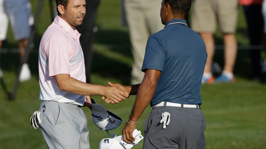 Tiger Woods mengatakan komentar ‘ayam goreng’ Garcia sakit; Garcia meminta maaf