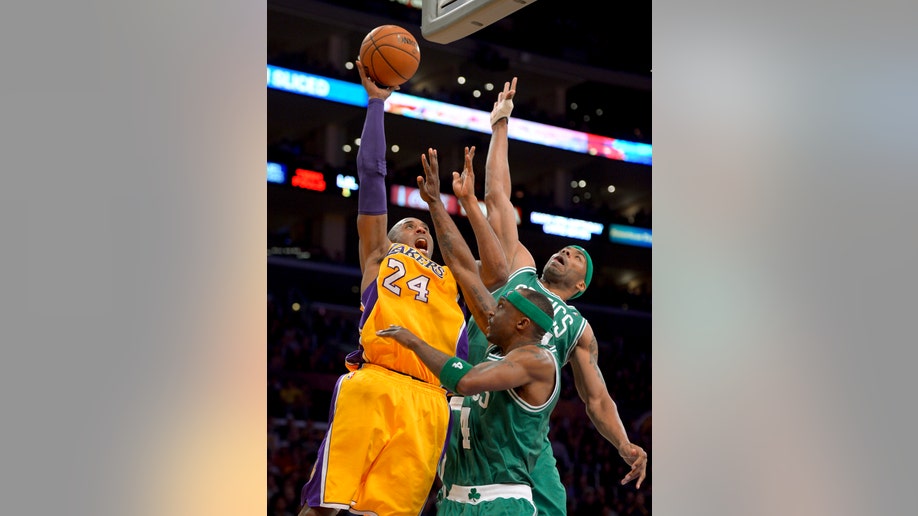d8dd46fb-Celtics Lakers Basketball