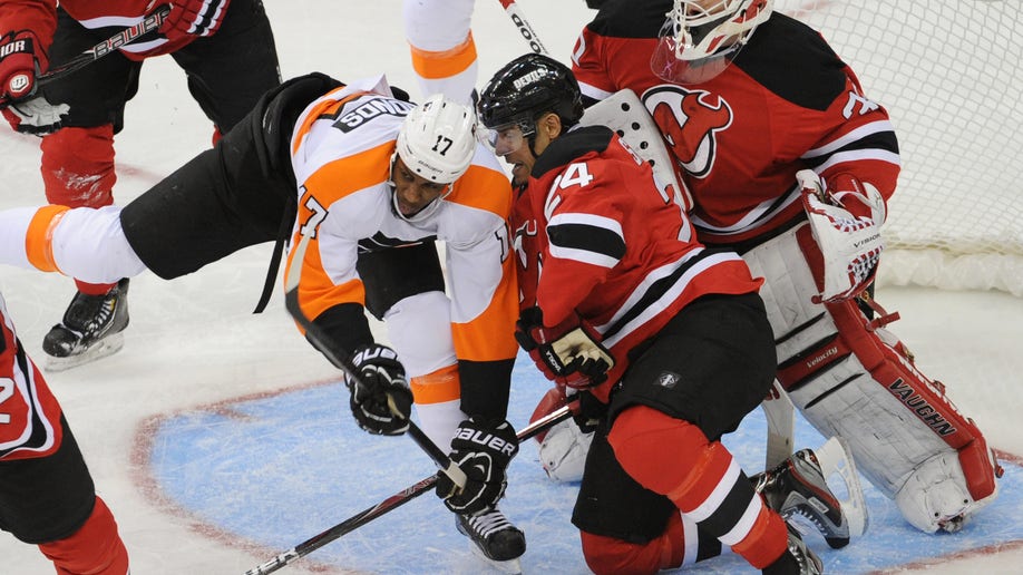 b27af780-Flyers Devils Hockey