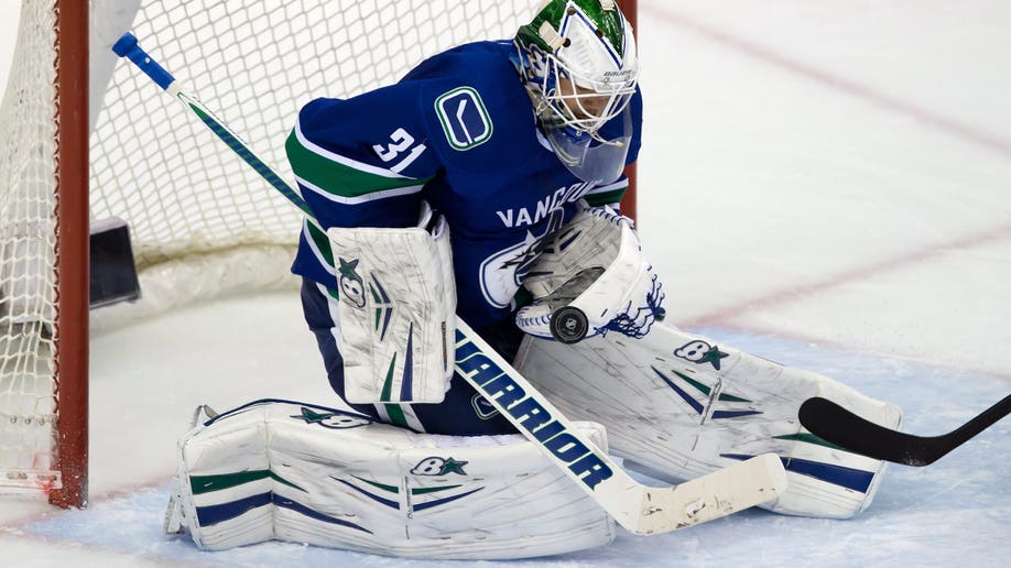 3a0cc771-Blues Canucks Hockey