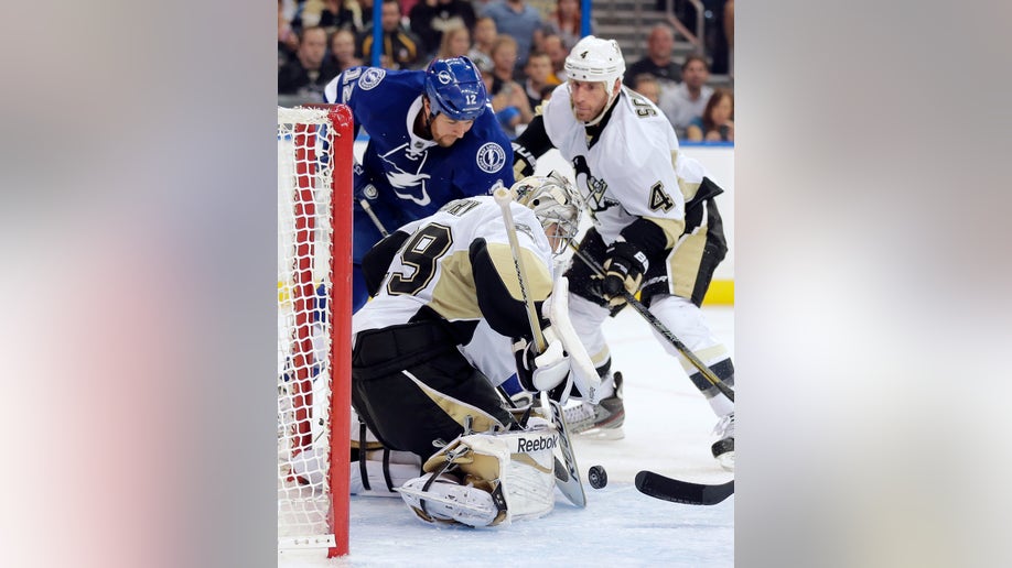 ecf2e801-Penguins Lightning Hockey