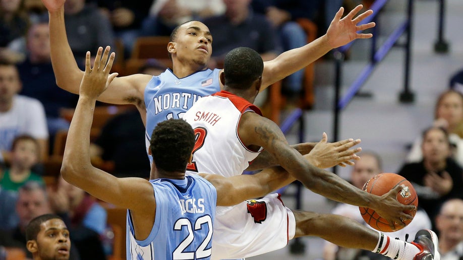 d75dfcd5-North Carolina Louisville Basketball