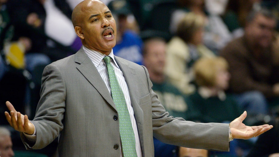 8f9e9ec0-Louisville South Florida Basketball