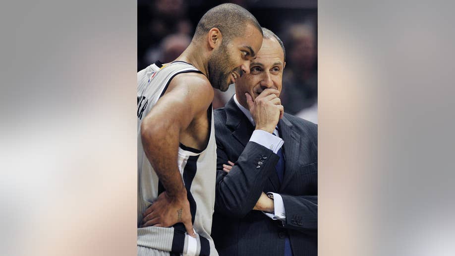 Parker mencetak 27 poin pada taji LED atas Kings 112-104