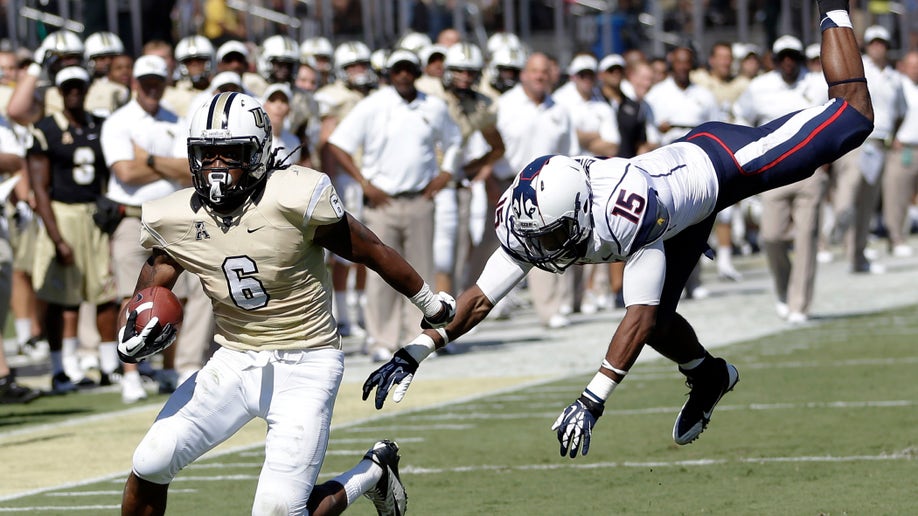3137e507-UConn UCF Football