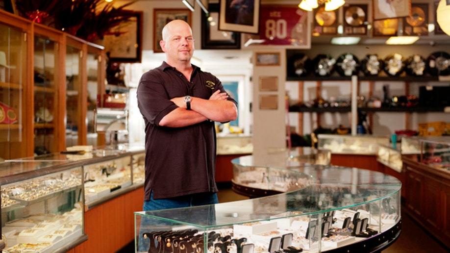 Olivia pawn stars photos