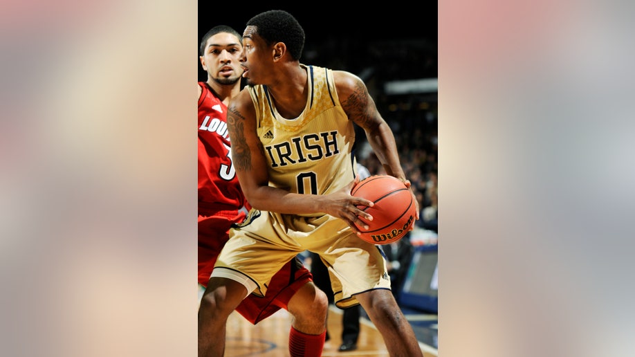 a3398a38-Louisville Notre Dame Basketball