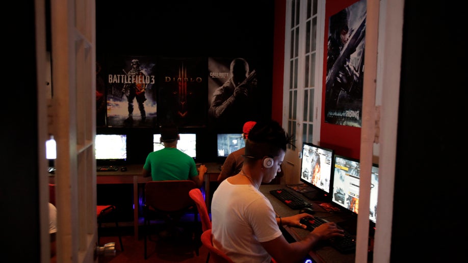 70688110-Cuba 3D Theaters