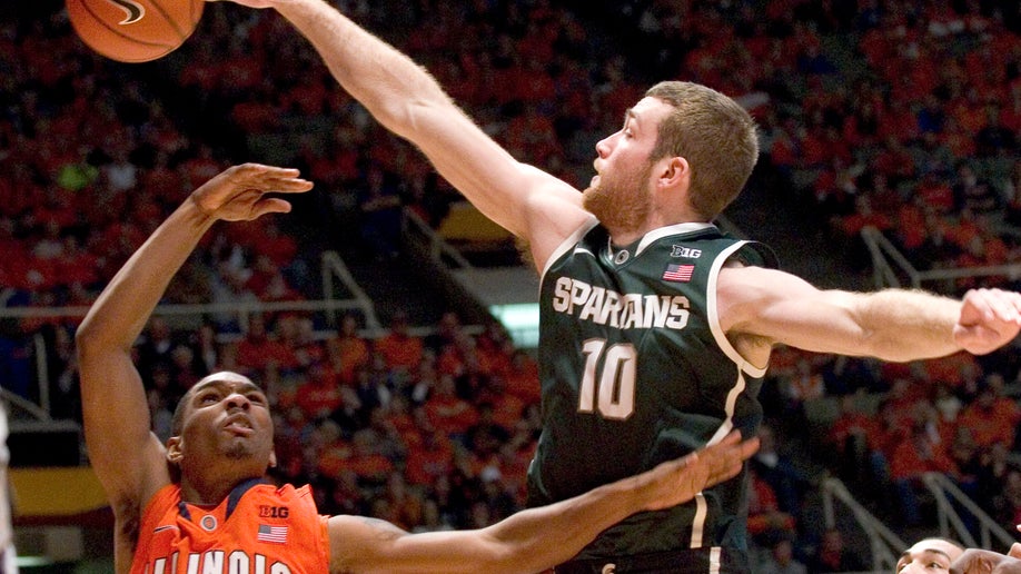 1edc7467-Michigan St Illinois Basketball