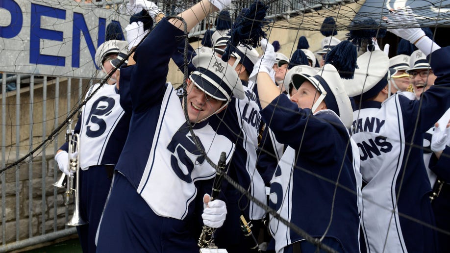 d16d01b5-Illinois Penn St Football