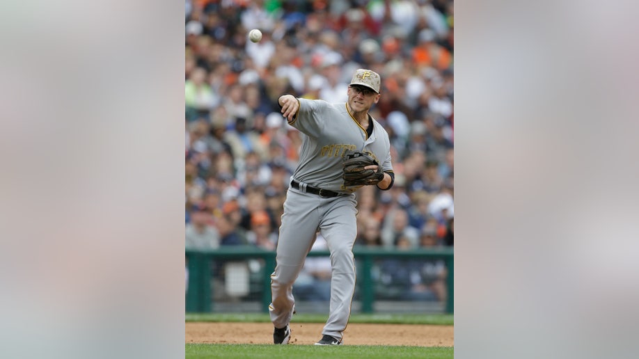 d9b189ee-Pirates Tigers Baseball