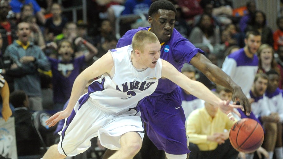 Mary Hardin Baylor Amherst Basketball